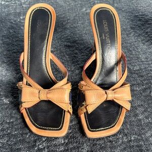 Louis Vuitton Tan Bow Sandals